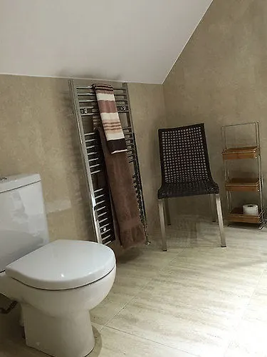 A Room In The Country Kirknewton  Kirknewton (Lothian)